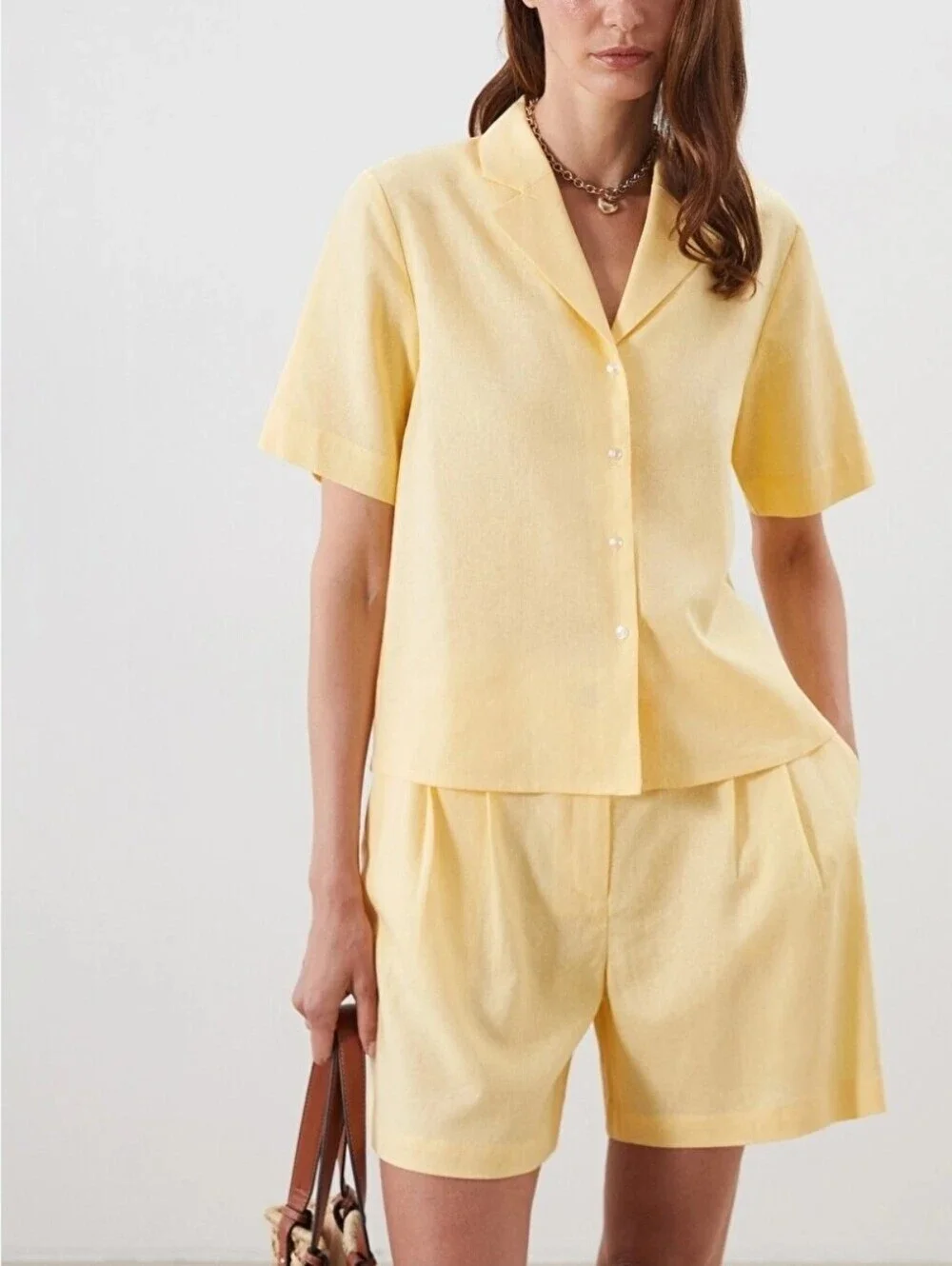 Sag Harbor Petite Pale Yellow Two-Piece Set Top Size 4 Short Size 6